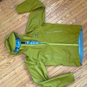Men’s Arc’teryx Raincoat